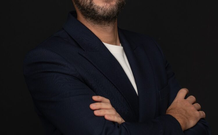  Özgür Önder